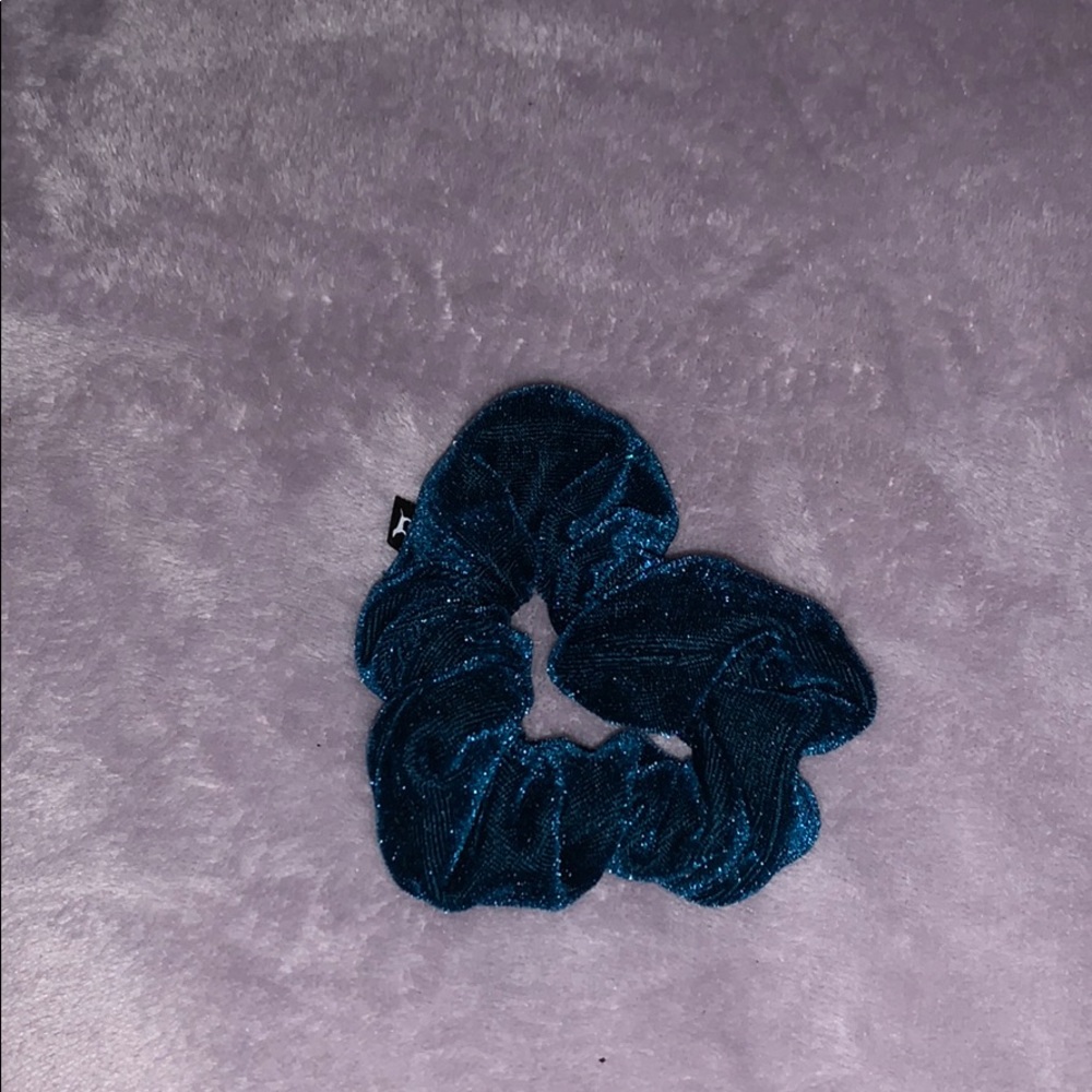 PINK scrunchie